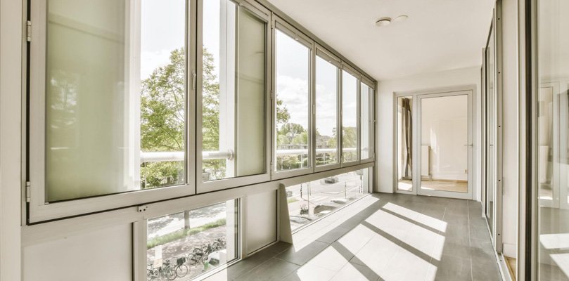 Cerramienntos de cristal: gana espacio, luz y comodidad en tu vivienda